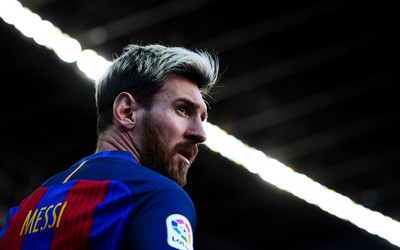 冠竞体育热评-伊尼戈·马丁内斯带队长袖标霸气指挥