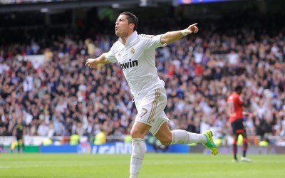 冠竞体育快讯-佐默转会市场热门人物